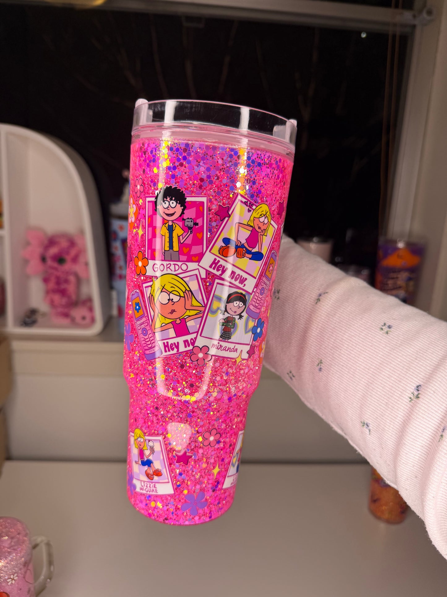 Lizzie 40oz Acrylic Snowglobe