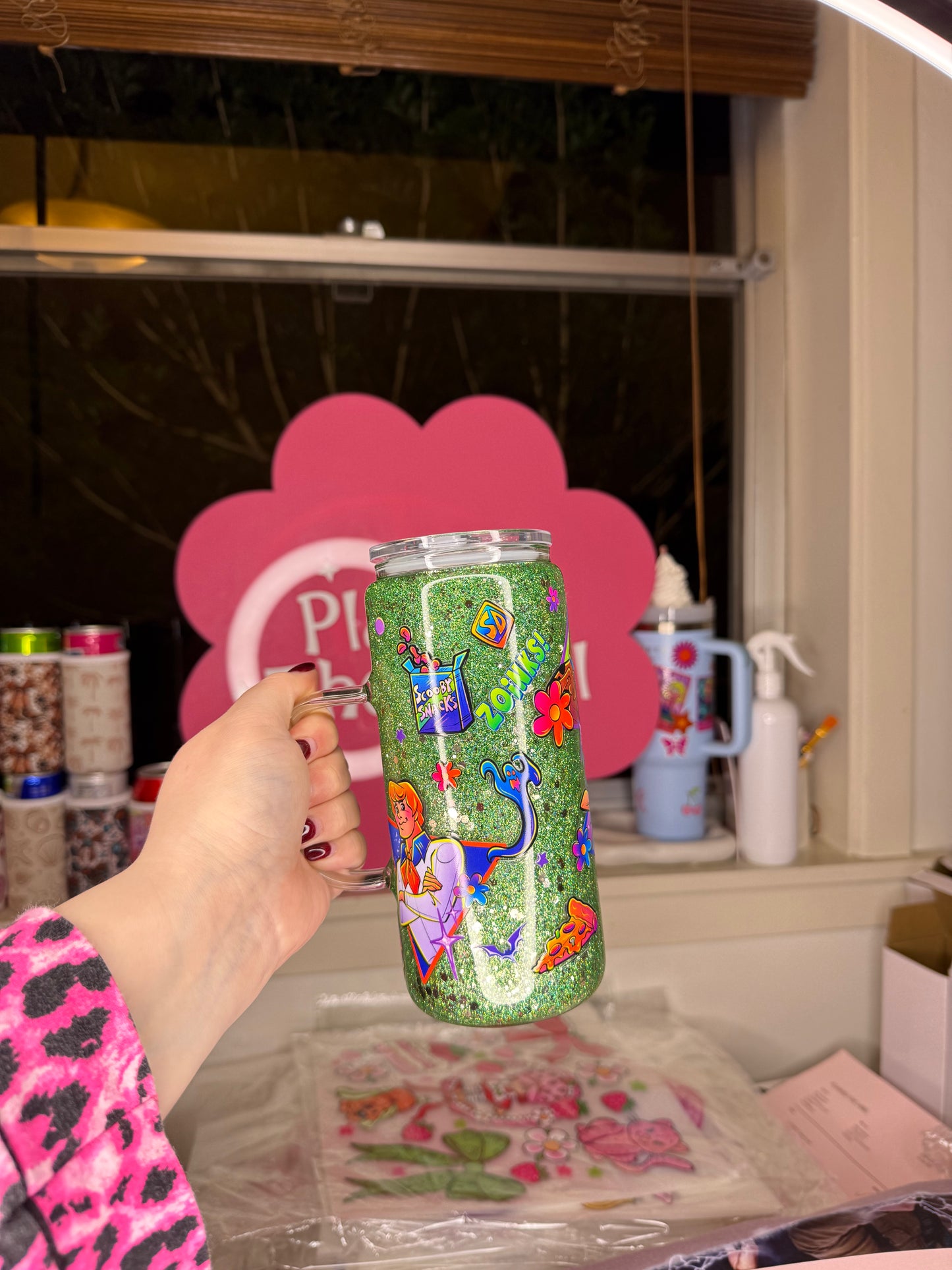 Jinkies 16oz Glass Handle