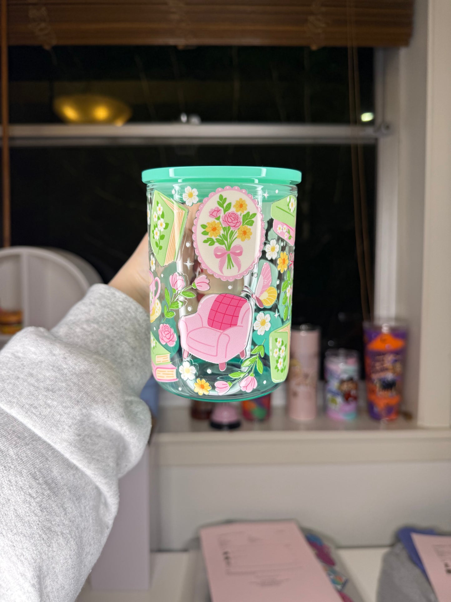 17oz Green Glass Mug Cozy Garden Scene