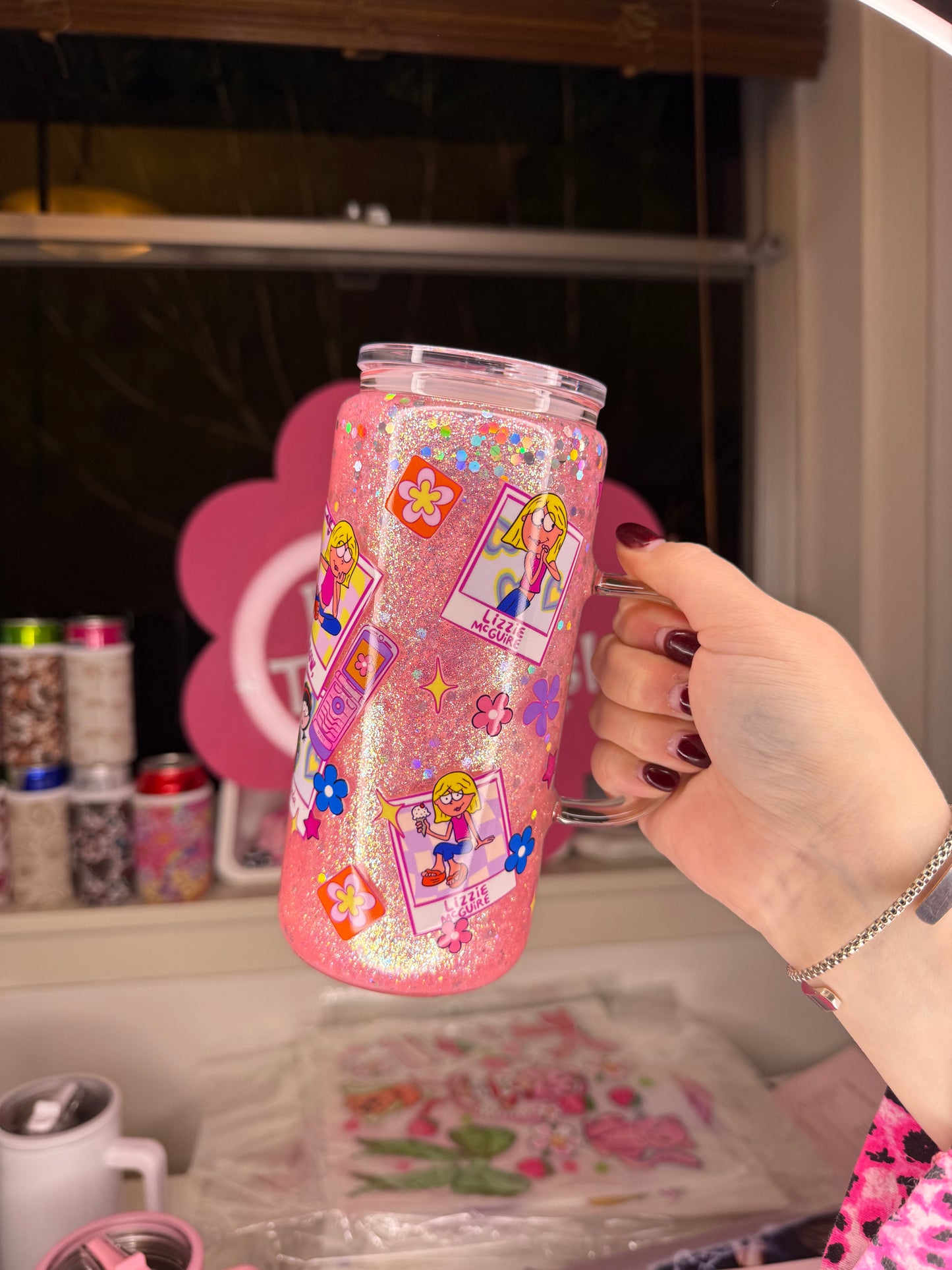 Lizzie Friends 16oz Glass Handle