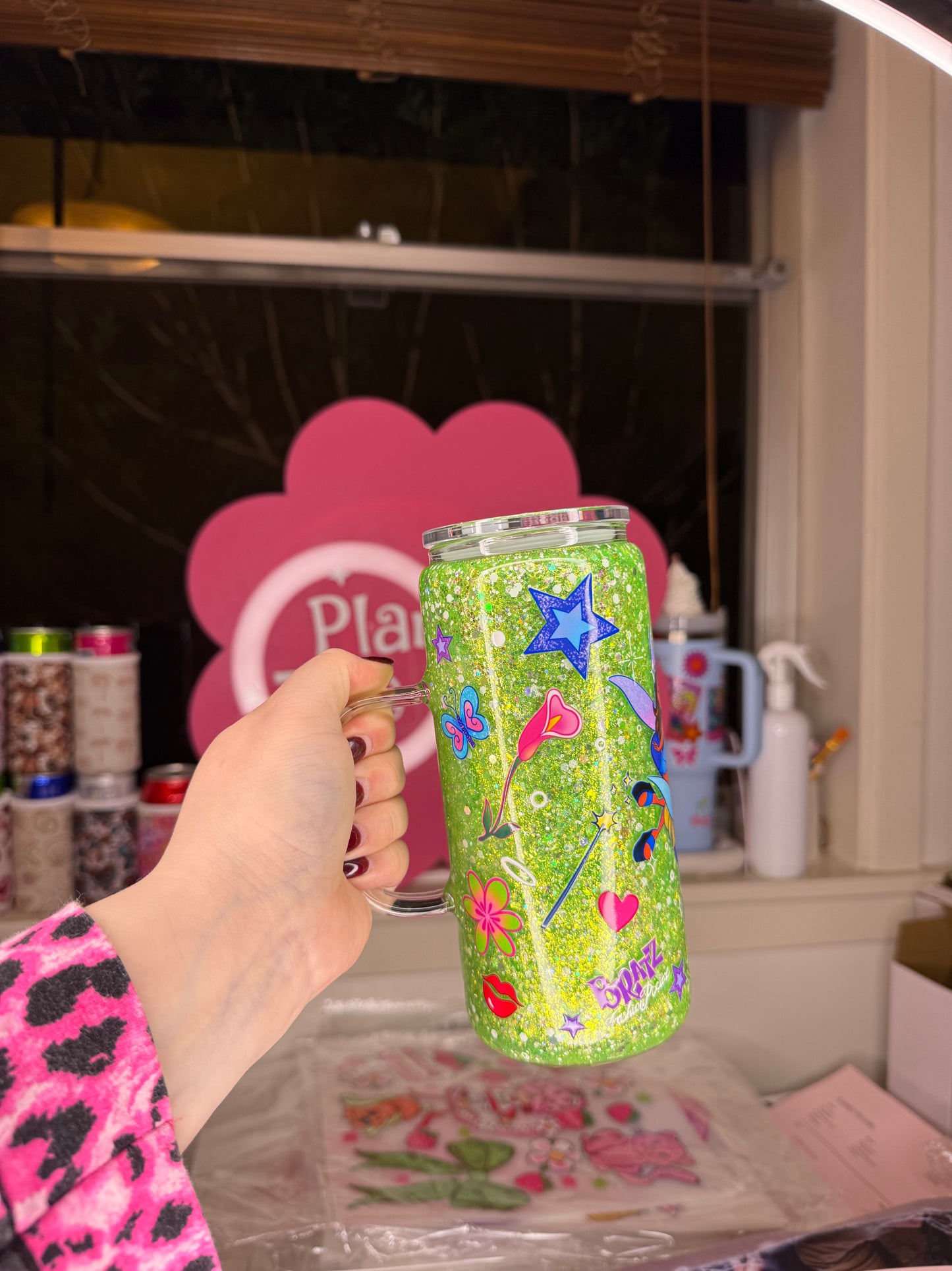 Fashion Pixies 16oz Glass Handle